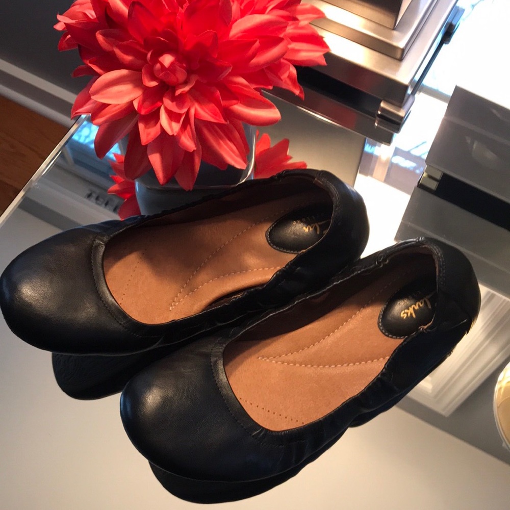 Ladies Clarks Artisan Slip on flat Black sz 11